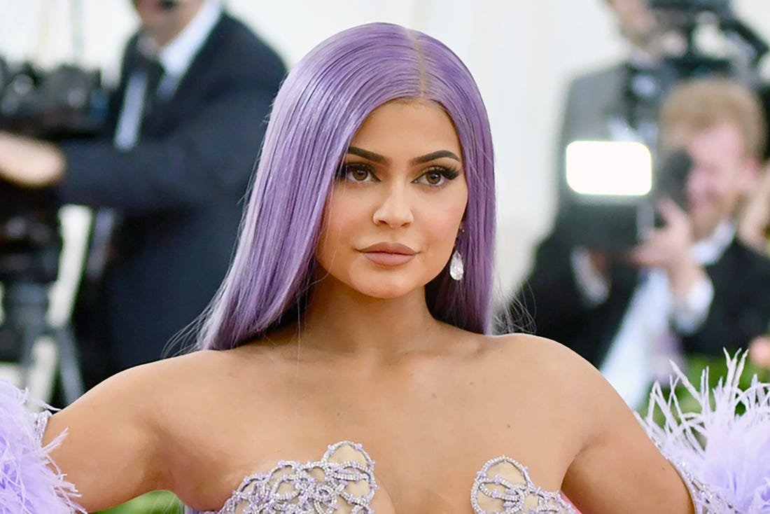 Kylie Jenner Rig Herself into Floral Dior Bikini
