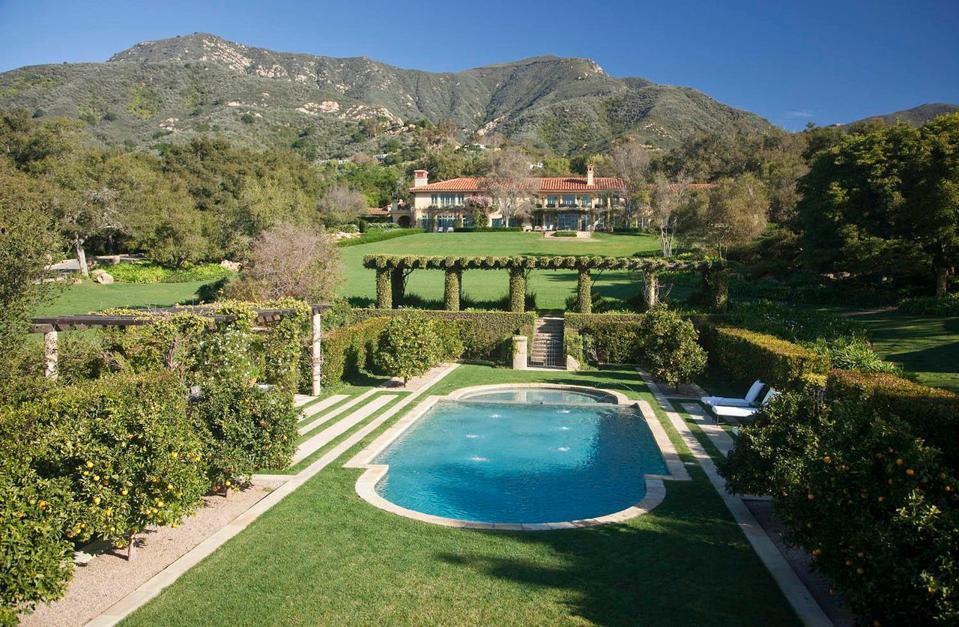 Former Estate of Late ‘The Golden Girls’ Star Estelle Getty Hits Market