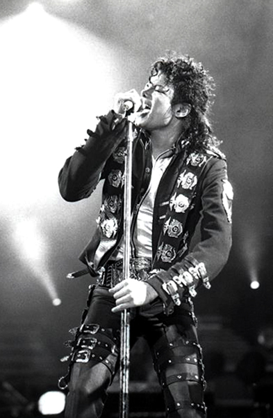 Michael Jackson Net Worth 2018: What is this NFL football player worth?