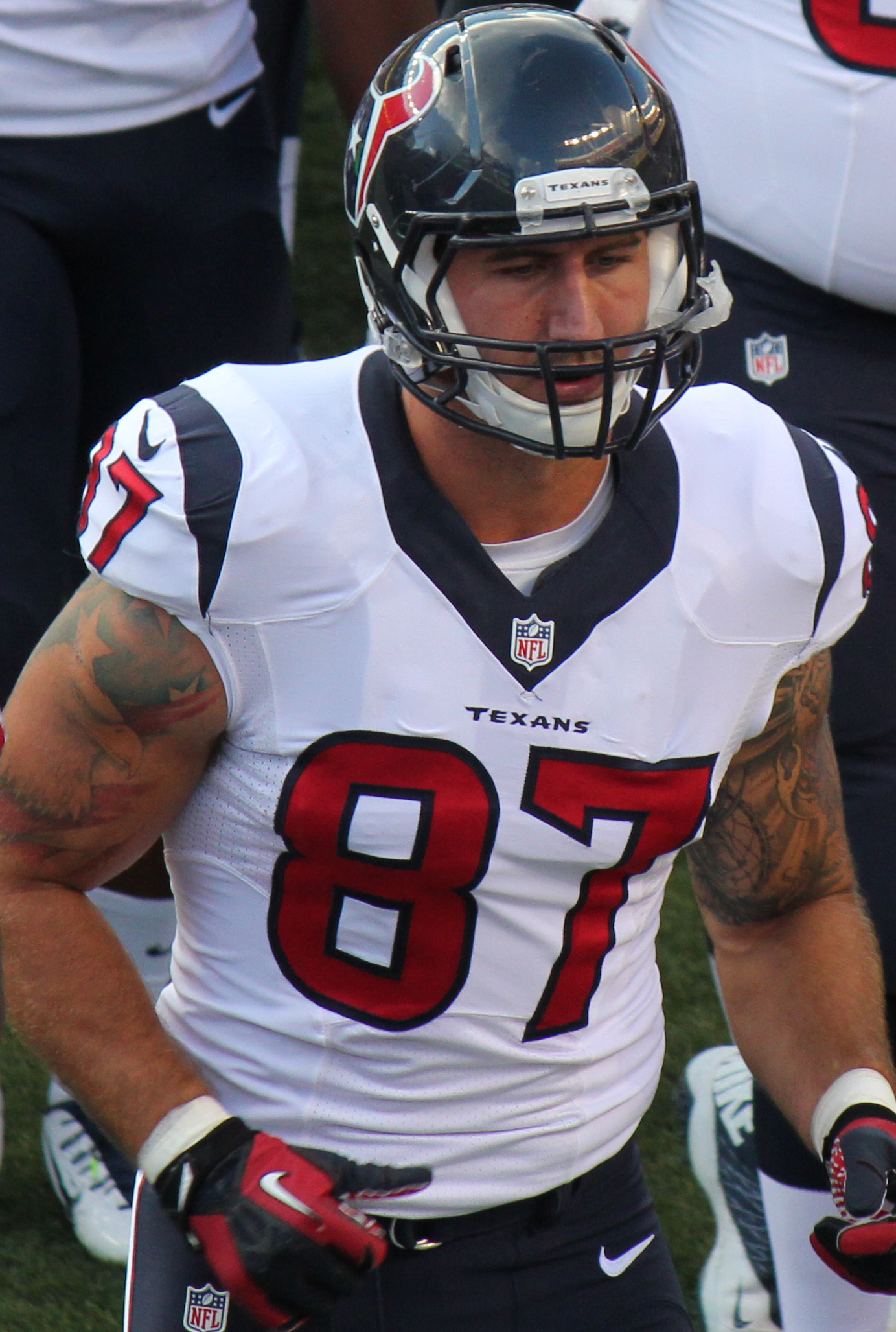 C. J. Fiedorowicz Net Worth 2018: What is this NFL football player worth?