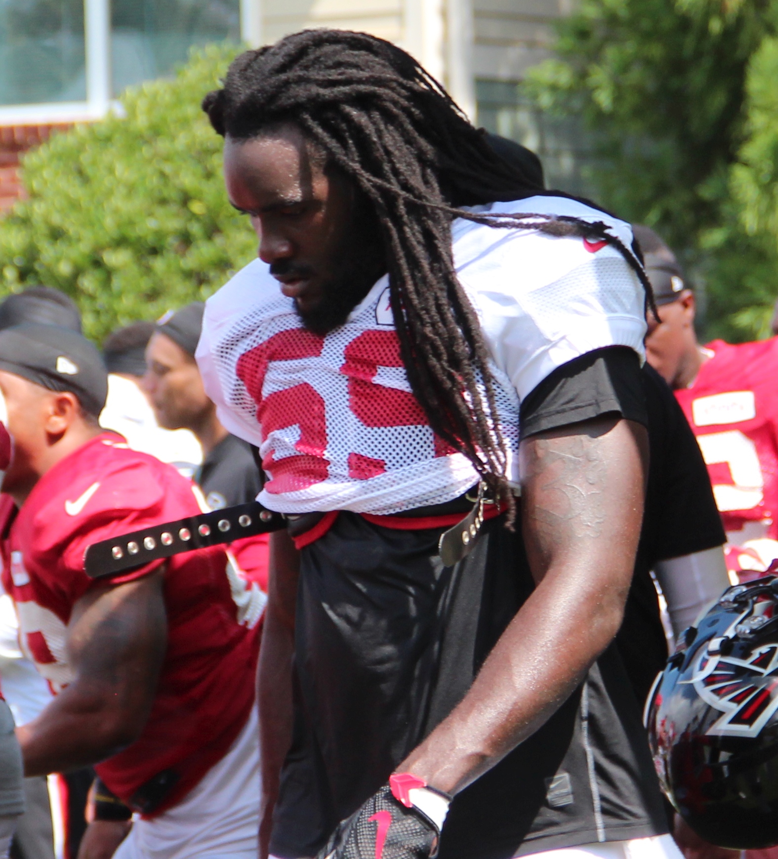 De’Vondre Campbell Net Worth 2018: What is this NFL football player worth?