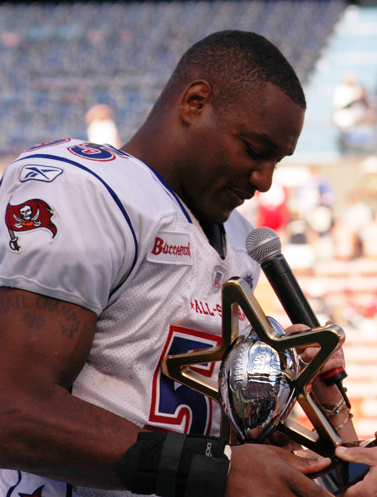 Derrick Brooks Net Worth 2018: What is this NFL football player worth?