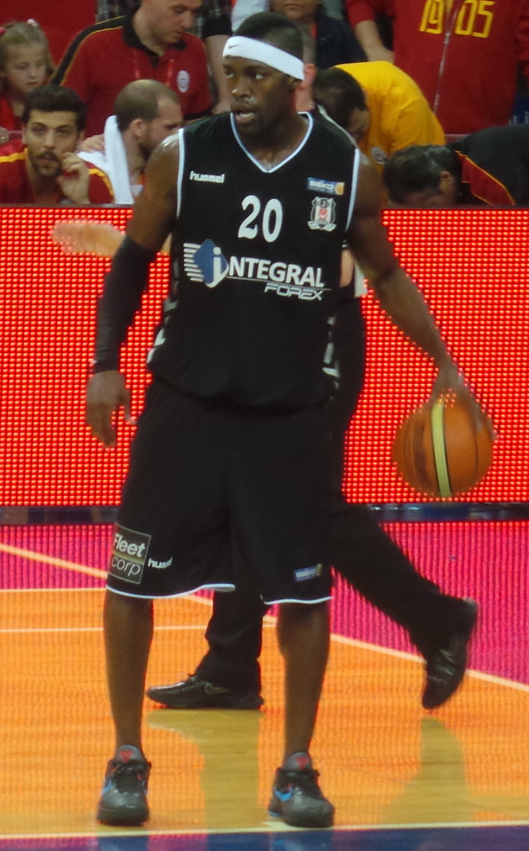 Doron Perkins Net Worth 2018: What is this basketball player worth?