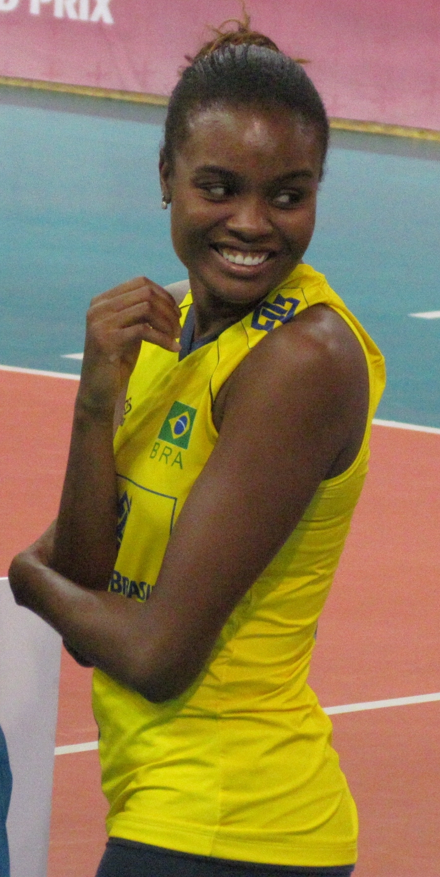 Fabiana Claudino Net Worth 2018: What is this volleyball player worth?
