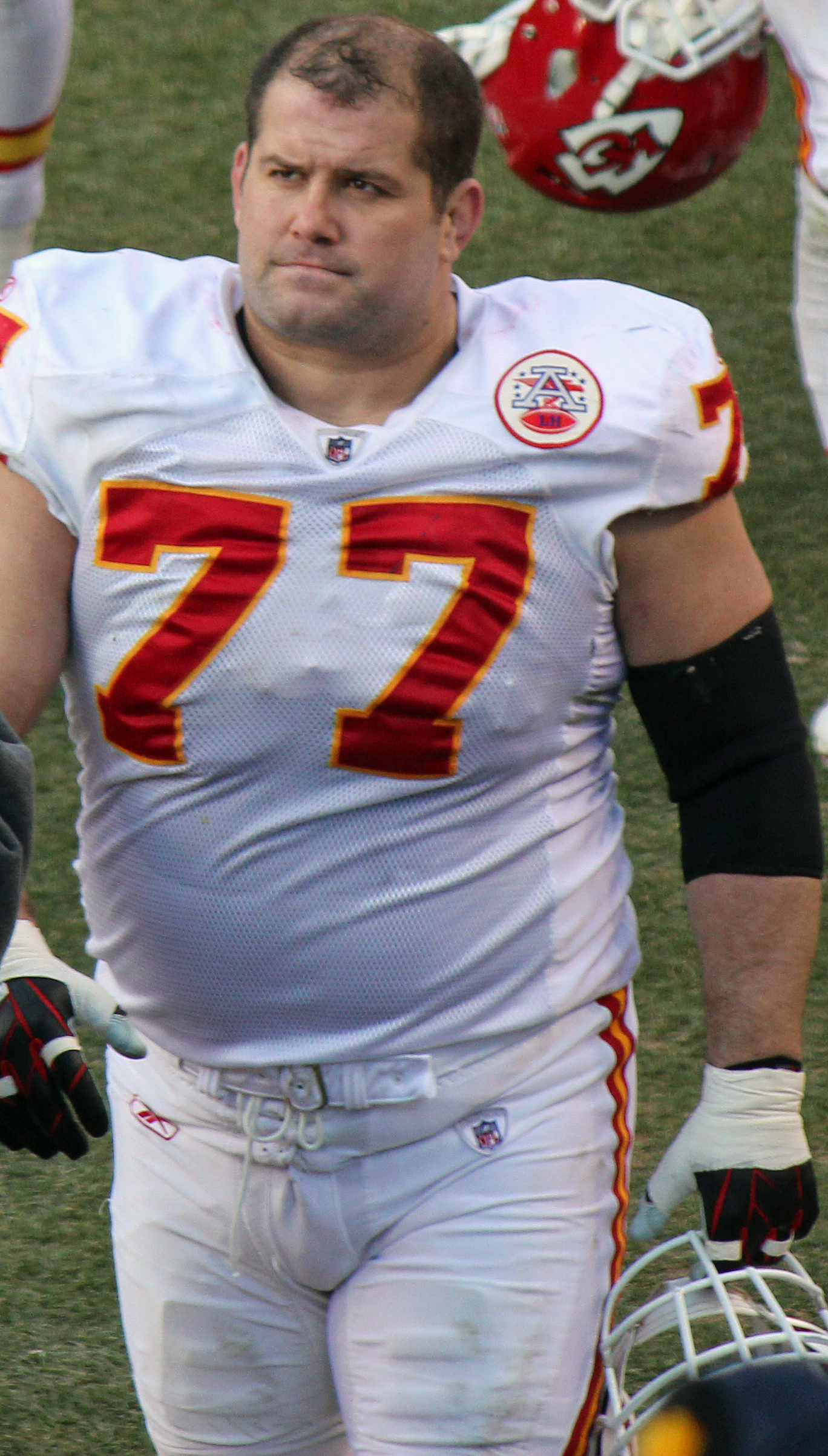 Kelly Gregg Net Worth 2018: What is this NFL football player worth?