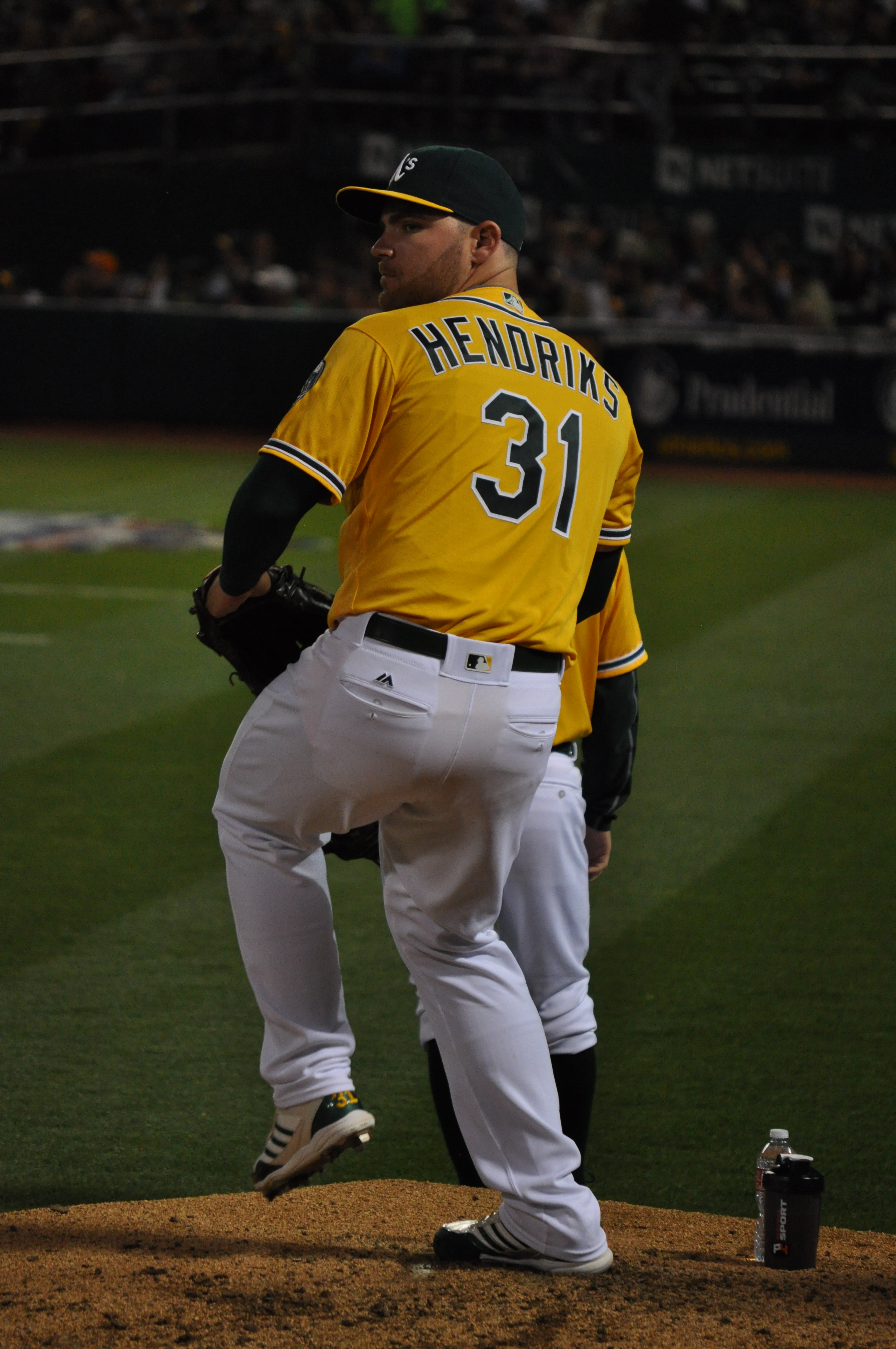 Liam Hendriks Net Worth 2018: What is this baseball player worth?