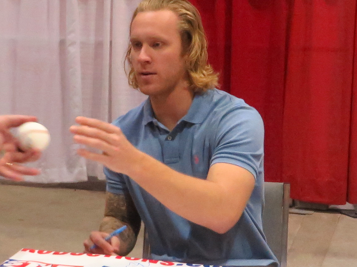 Mike Foltynewicz Net Worth 2018: What is this baseball player worth?