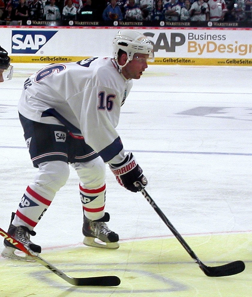 Mike Glumac Net Worth 2018: What is this ice hockey player worth?
