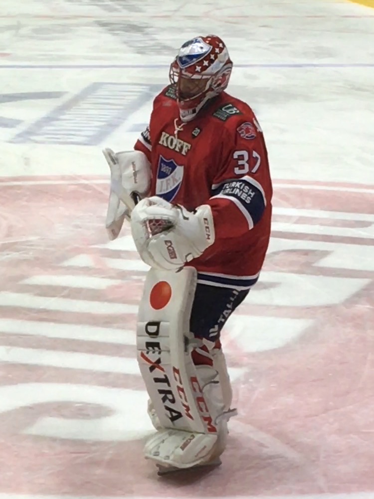 Niklas Backstrom Net Worth