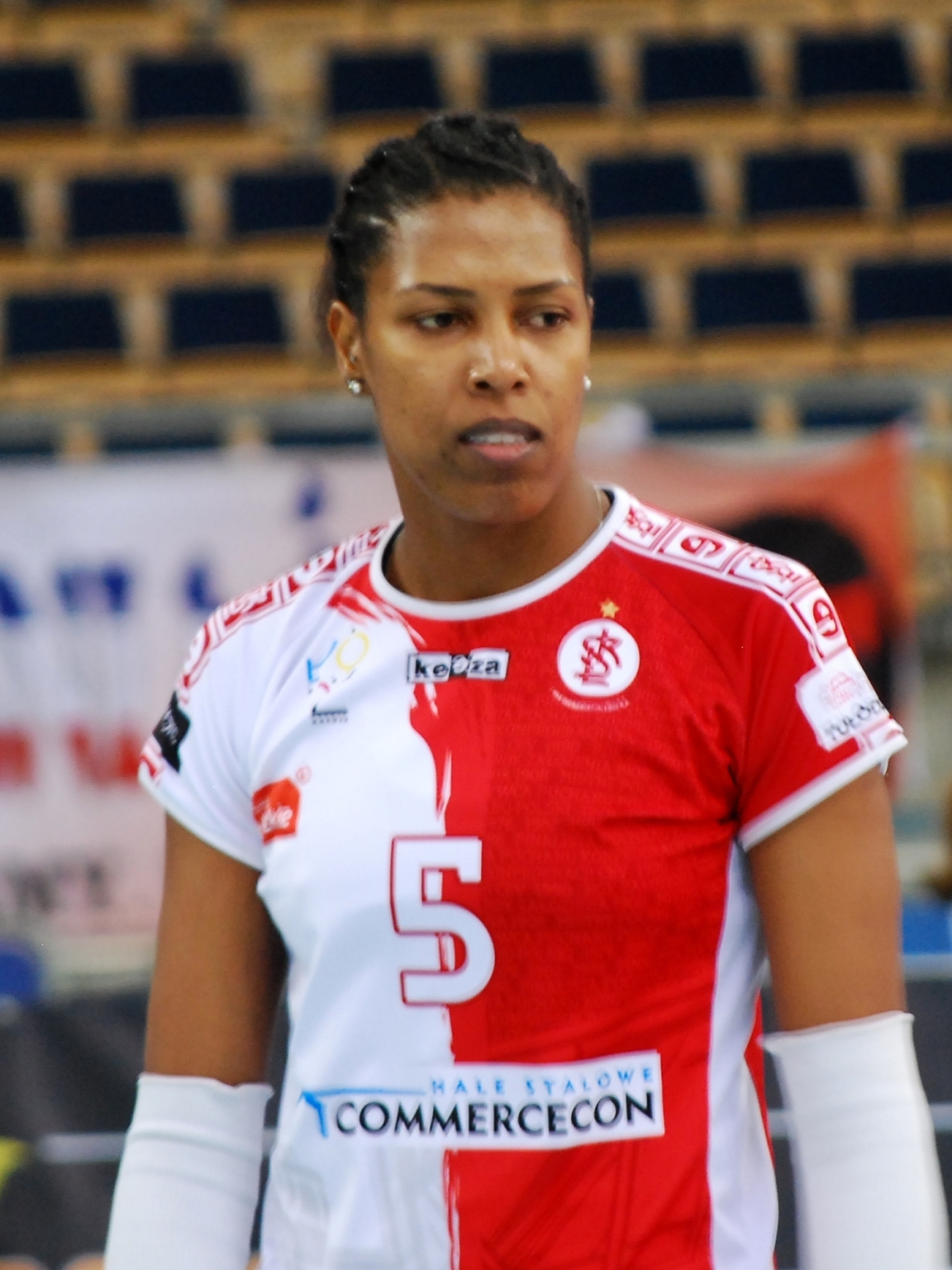 Regiane Bidias Net Worth 2018: What is this volleyball player worth?