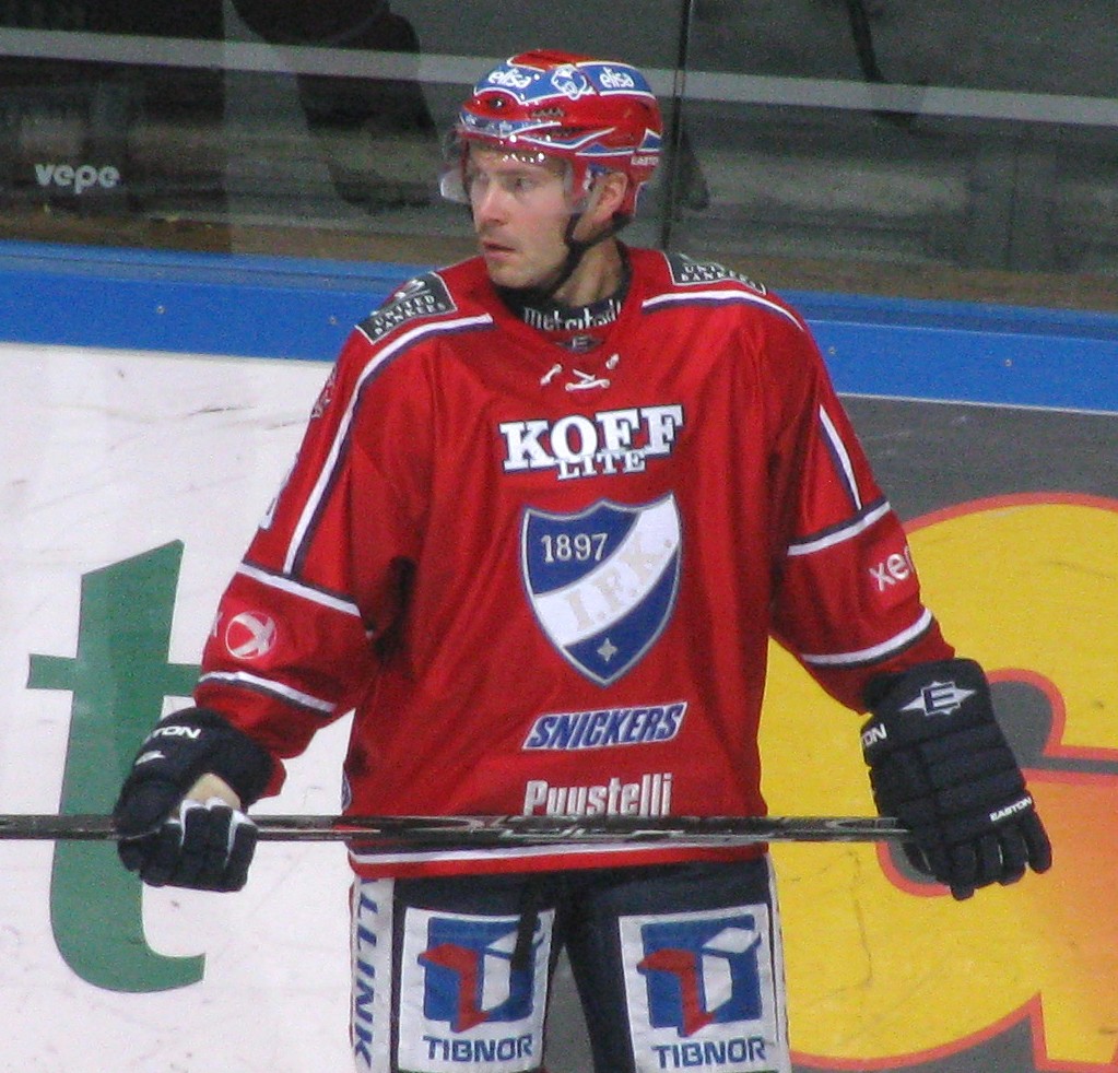 Ross Lupaschuk Net Worth 2018: What is this ice hockey player worth?