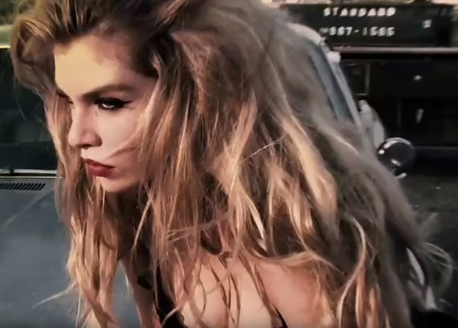 Stella Maxwell Net Worth 2018: You’ll Be Shocked By What This Victoria’s Secret Fashion Show Angel Makes