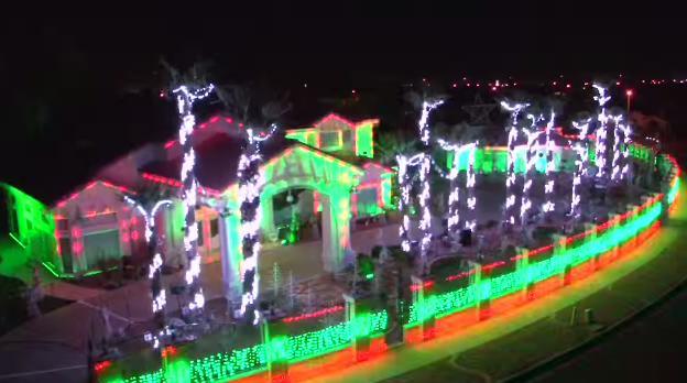 Biggest Extreme and Expensive Christmas Light Displays